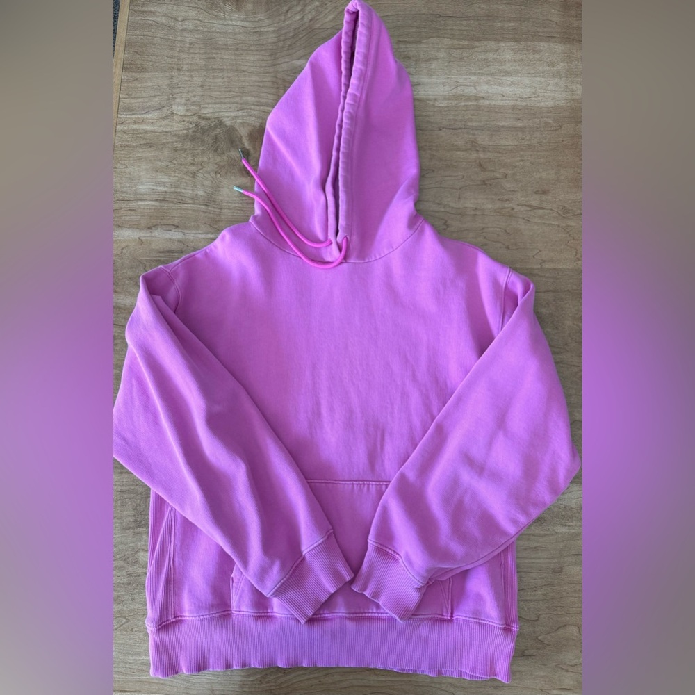 Victoria secret pink sweatshirt. Very cozy, worn once.